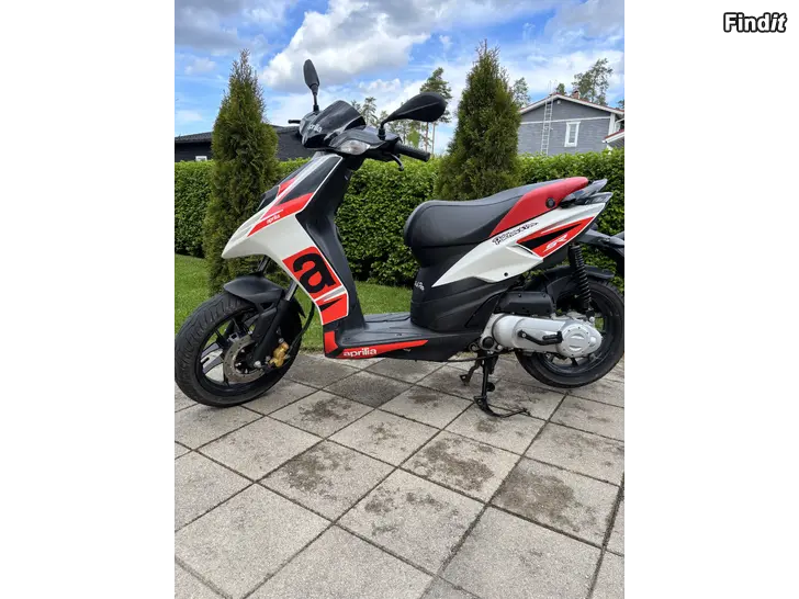 Säljes Aprilia SR Motard 50 årsmodell 2019