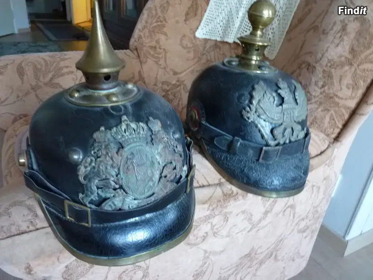 Myydään Saksalaisia piikkikypäriä 2 kpl