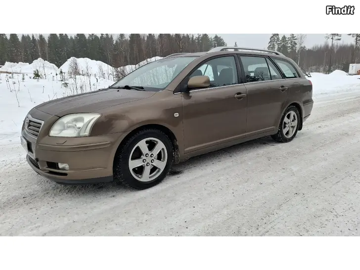 Myydään Avensis 2.0 bensin