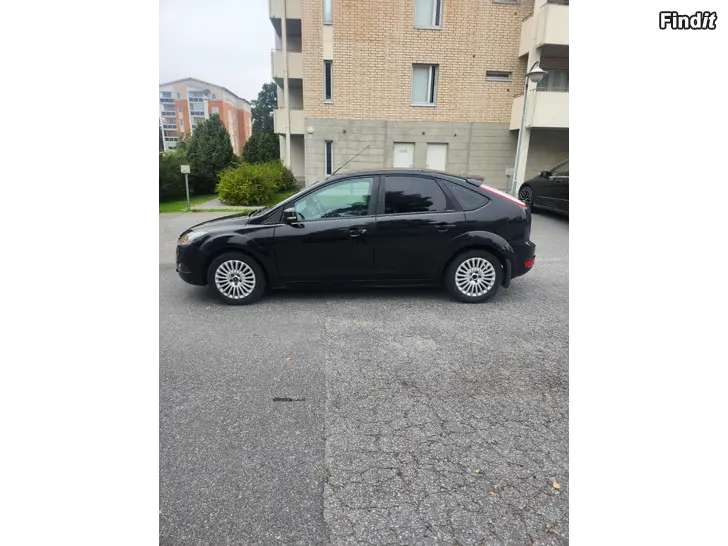Myydään Ford Focus 1,6 I Titanium M5