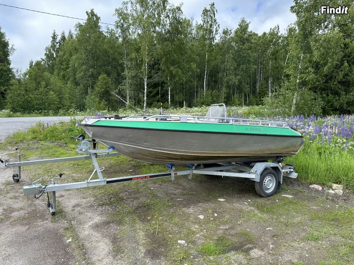 Myydään Buster M