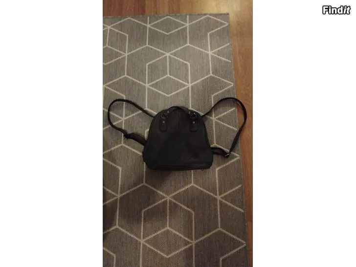 Myydään Puccini uusi