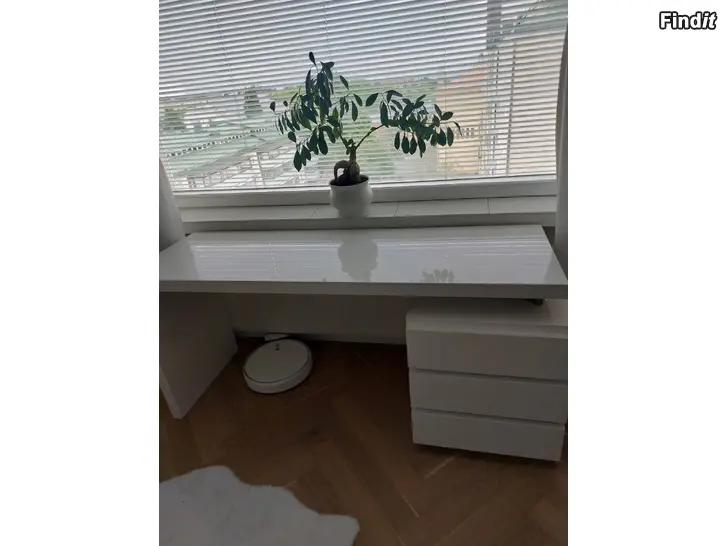 Myydään Muurame, Slimmi L-taso ja Kolmonen -laatikosto