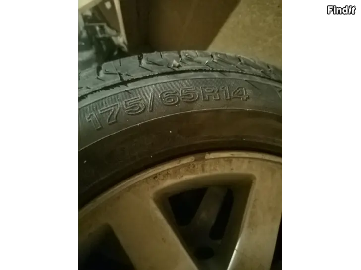 Säljes Ford aluvanteet kesärenkailla