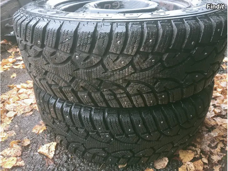 Säljes Nastarenkaat 185/65R14 vanteet 5-100 VW