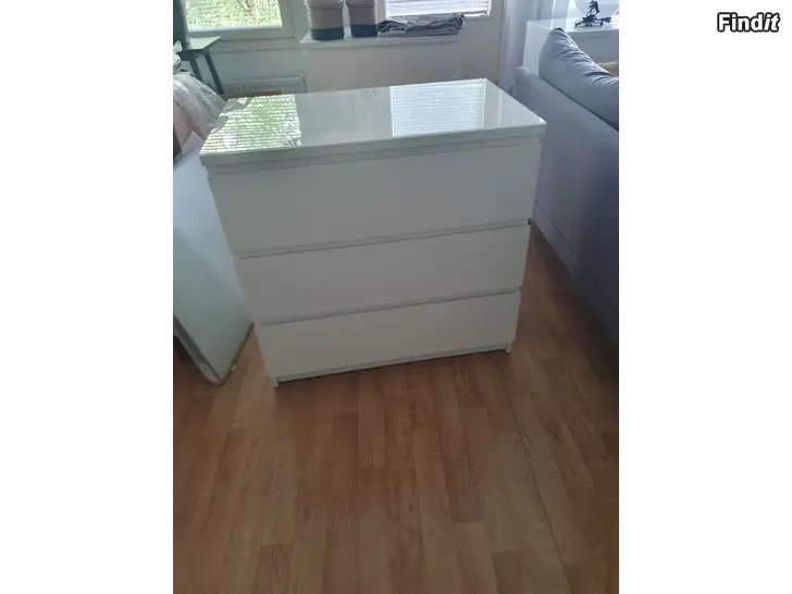 Myydään Lipastot