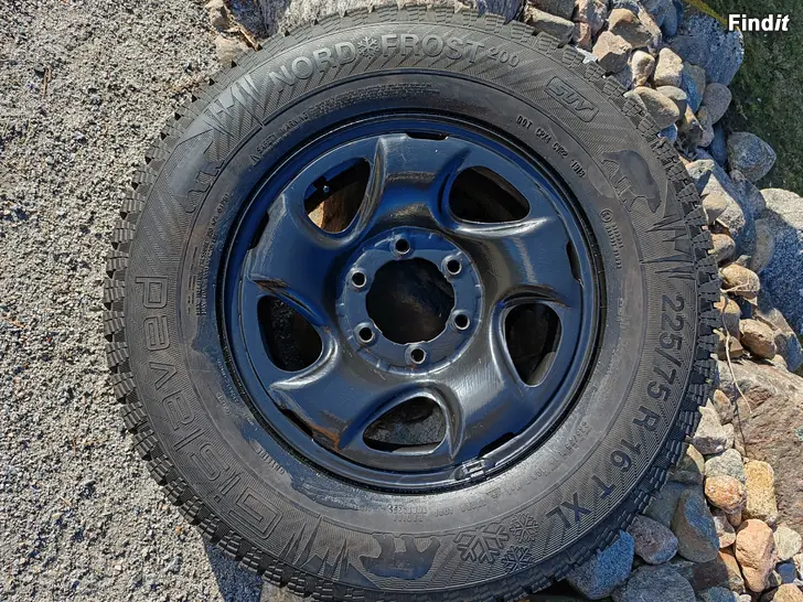 Säljes Gislaved Nordfrost 200 SUV dubbdäck