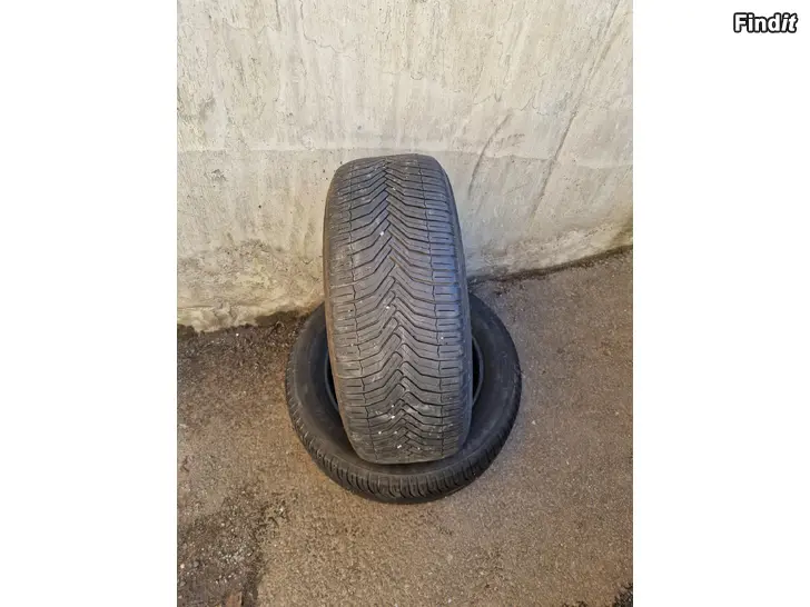 Myydään 225/55/17 michelin 2stk