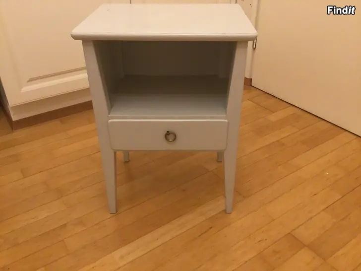 Säljes 50-tals sängbord