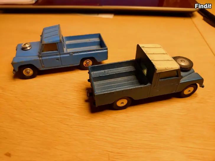 Myydään Corgi Toys Land Rover 2st