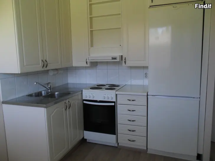 Uthyres 1 rum + kök, 42,5 m² inkl. biltak