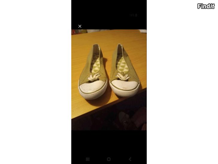 Säljes Grön vita skor st 36