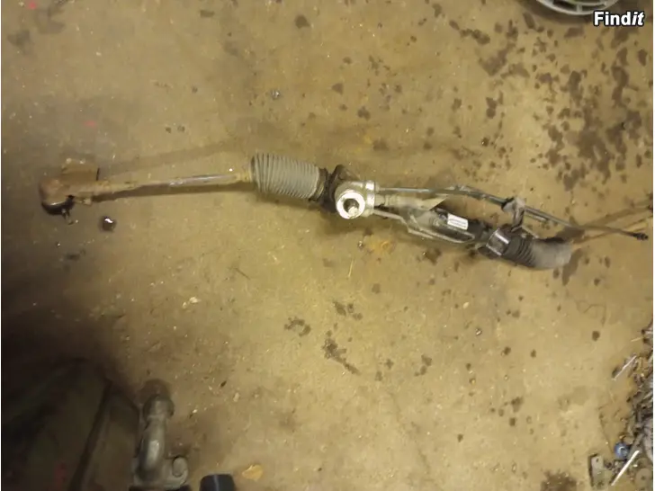 Myydään Kia Cerrato 2006 ohjausvaihde tehostettu 57700-2F100