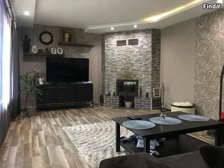 Säljes 4R+1K+1WC+SAUNA+GARAGE hus i Smedsby