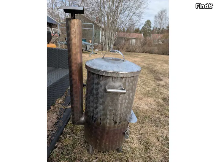 Myydään Savustuspönttö