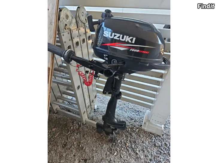 Säljes Roddbåt med motor Suzuki 2,5 hkr