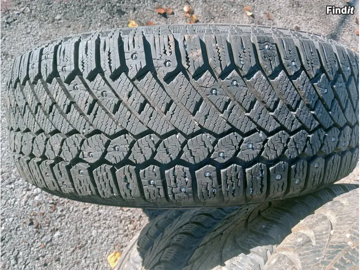 Myydään Continental nastarenags 205/60R16 96T hyvä