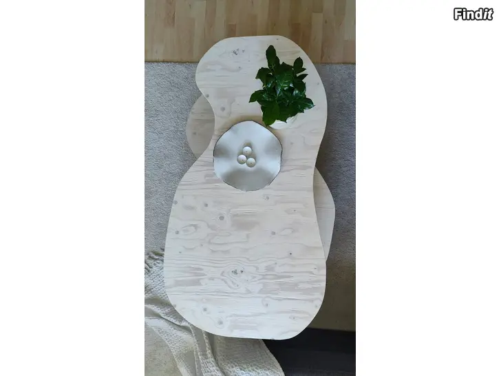 Säljes Unikt, stadigt soffbord