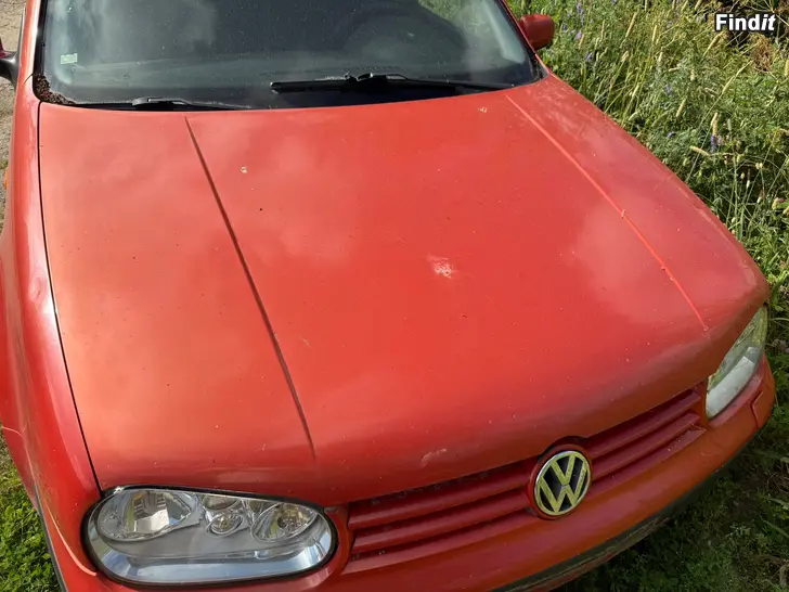 Säljes VW GOLF Motorhuv  1998-2004