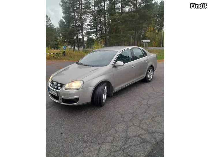 Myydään Volkswagen Jetta 1.6 bensa Uudet nastarenkaat