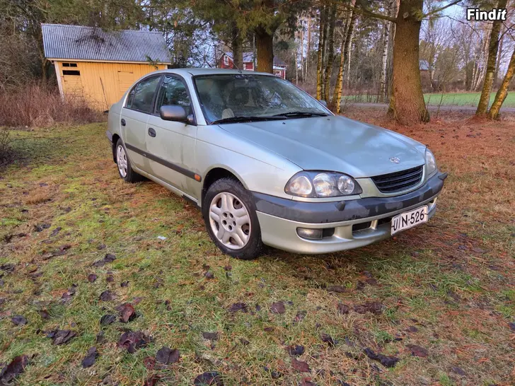 Säljes Toyota Avensis NYBESIKTAD