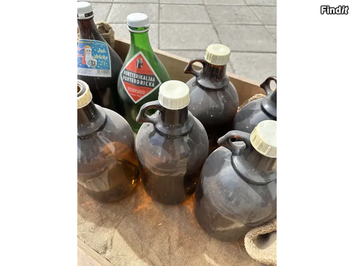 Myydään Gamla glasflaskor