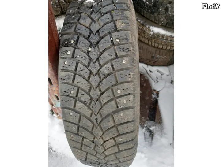 Myydään Nastarengas 195/65R15 ok nastat pintaa 7 mm
