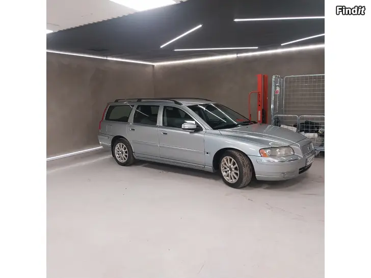 Myydään VOLVO V70 D5 2006  KÄYTTÄÄNOTTO 12/2006