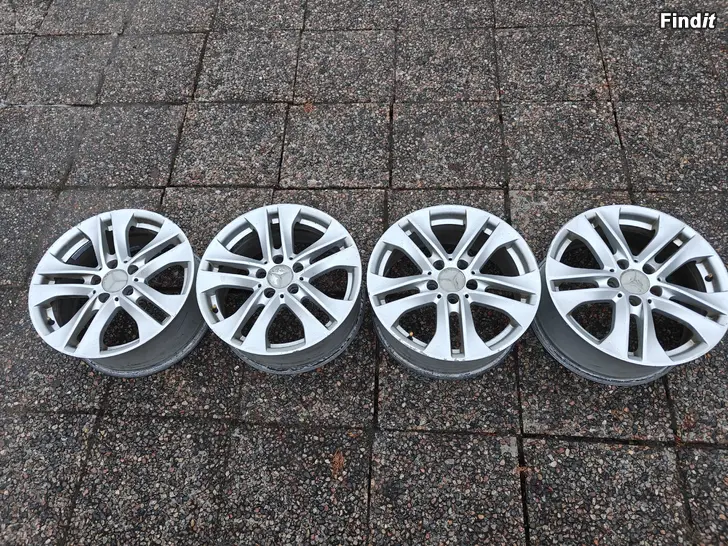 Säljes Mercedes fälgar säljes