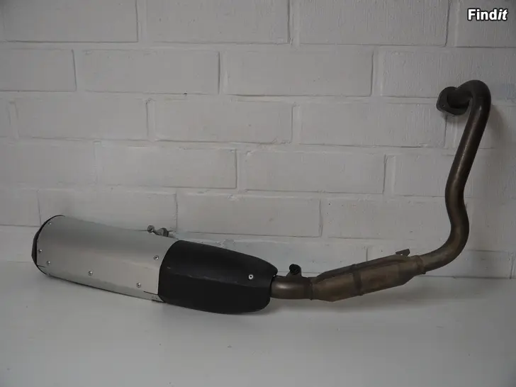 Säljes Yamaha YZF-R 125 17-19 MT125 pakoputki ja etujarrusatula