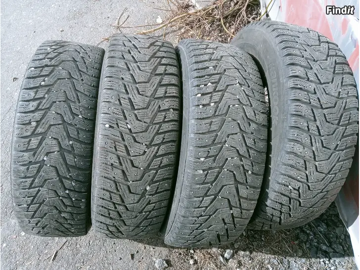 Myydään Nastarenkaat 195/65R15 95T Hankook
