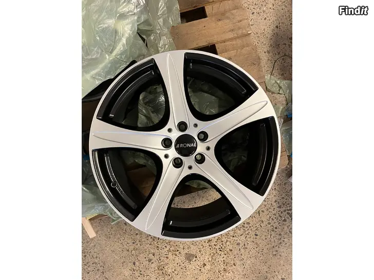Säljes Nylackerade fälgar 19 - 5x108