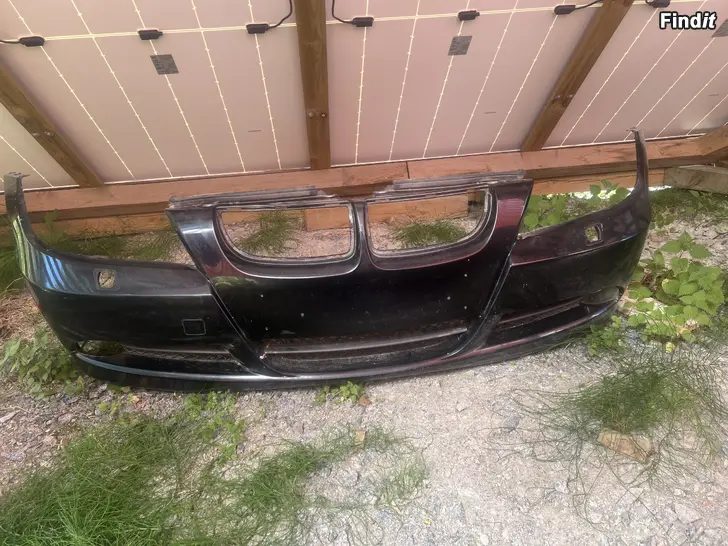 Säljes Fram och bak kofångare till bmw e90