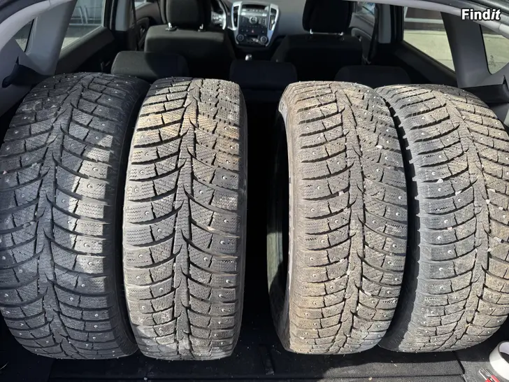 Myydään Nastarenkaat 205/60R16