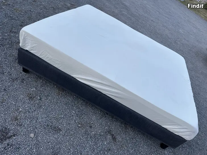 Säljes Säng 160 cm