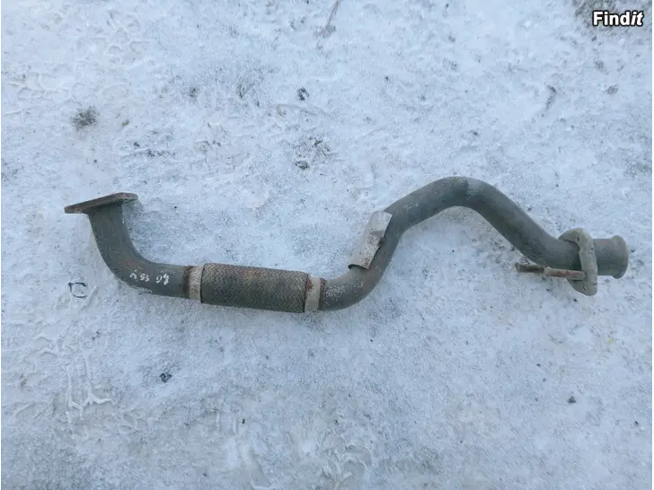 Myydään VW Golf 4 1,6 16V 2004 pakoputkun etuosa joustolla