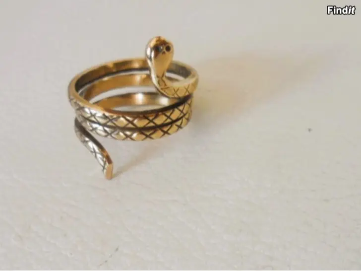 Myydään Kalevala Käärmesormus koko 17,5