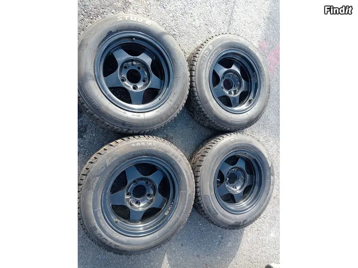 Myydään Alut 5-120 7-15 et12 nastarenkailla 205/65R15 99T