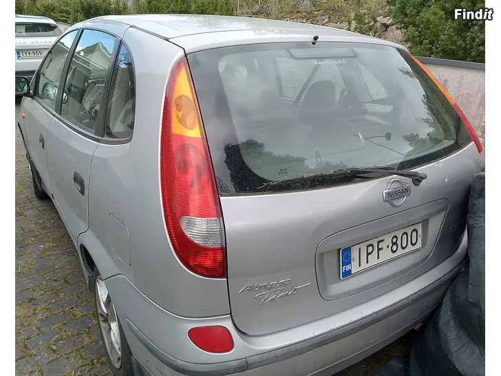 Myydään Nissan Almera Tino 1.8