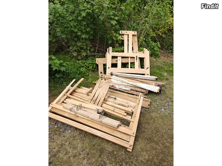 Säljes Komplett Vävstol + vävspole