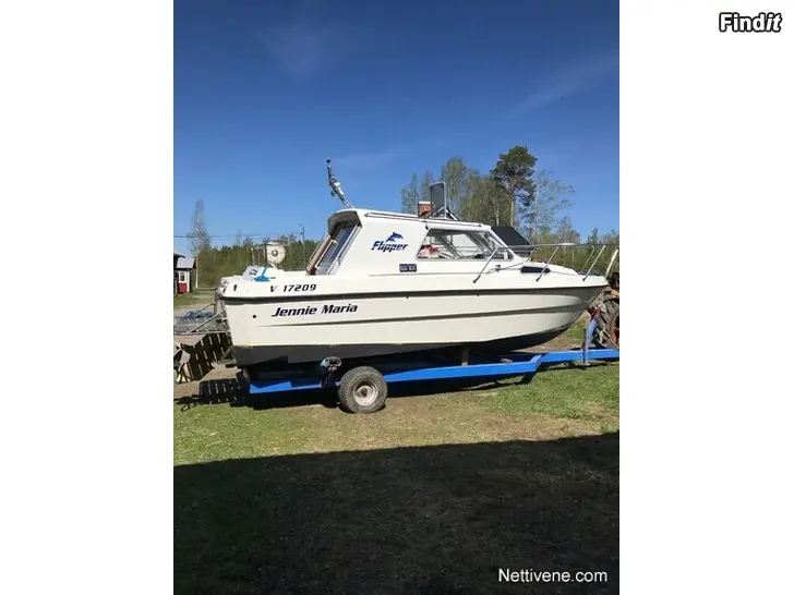 Myydään Flipper 700