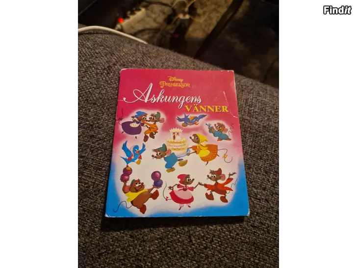 Myydään Små böcker......