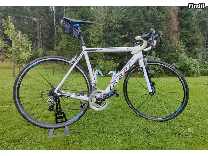Myydään Felt F4 landsvägscykel