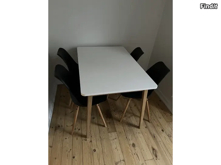 Myydään Matbord + 4 stolar