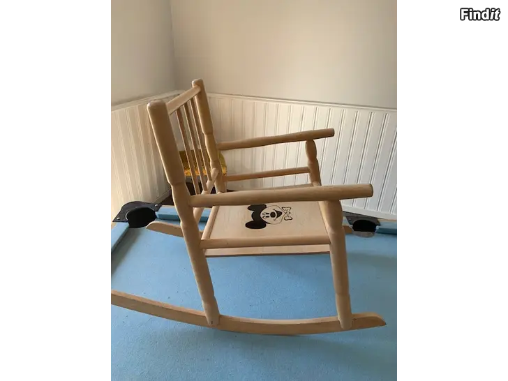 Myydään lasten kiikkutuoli
