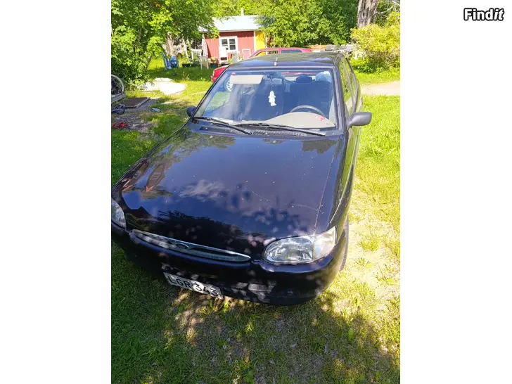 Myydään Ford Escort 1.6 -96