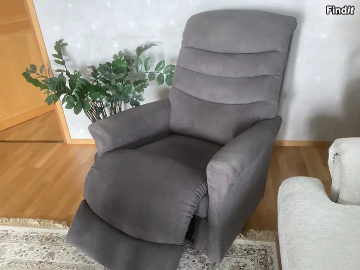 Säljes Myydään mekanismi nojatuoli 2 kpl