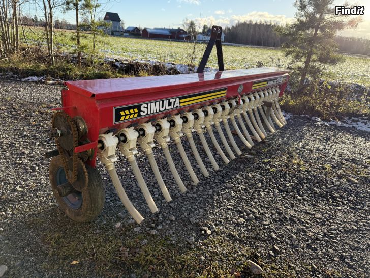 Myydään Simulta-Junkkari Kylvökone 2,5 mheinäsiemenelle
