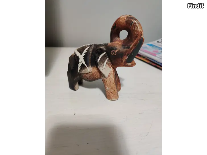 Myydään Norsu patsas