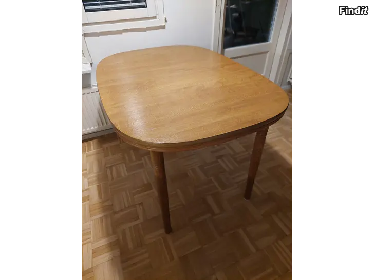 Säljes Stabilt lättplacerat mindre bord